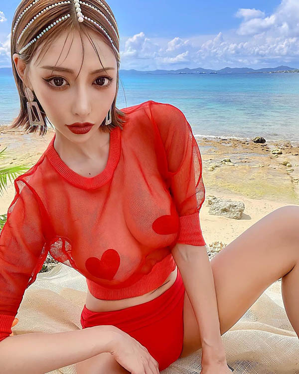 暗黑女王“明日花绮罗”再披战袍！艳红透视装“饱满G乃”放送，新写真辣翻粉丝！-图片3