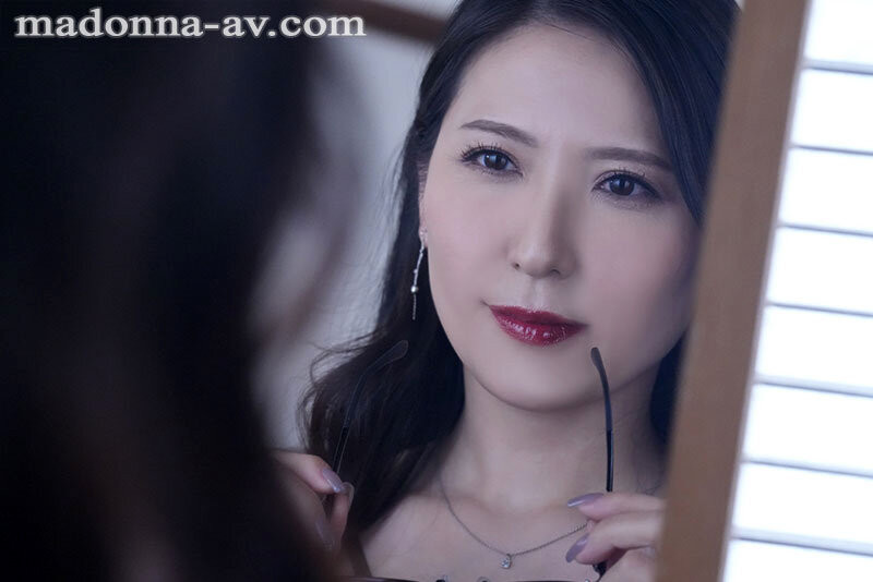 椎名ゆな(椎名由奈,Shiina-Yuna)作品JUQ-768介绍及封面预览-图片3