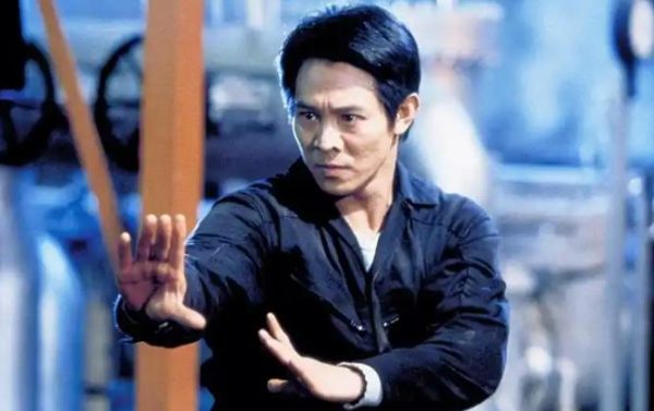 《宇宙追缉令》平行宇宙中的武术哲学与人性镜像-乐忧记