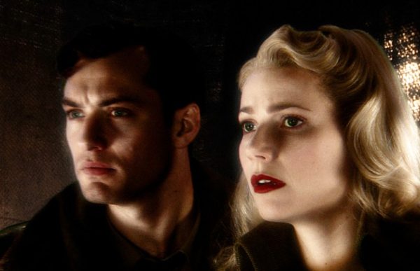 电影《天空上尉与明日世界》金属羽翼下的古典诗篇-乐忧记