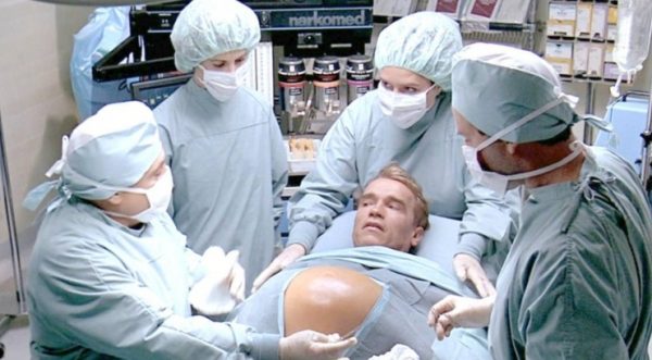 科幻电影《魔鬼二世》与性别倒置的社会实验-乐忧记