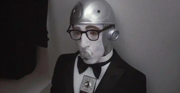 科幻喜剧电影《傻瓜大闹科学城》当“傻瓜”成为未来世界最清醒的人-乐忧记