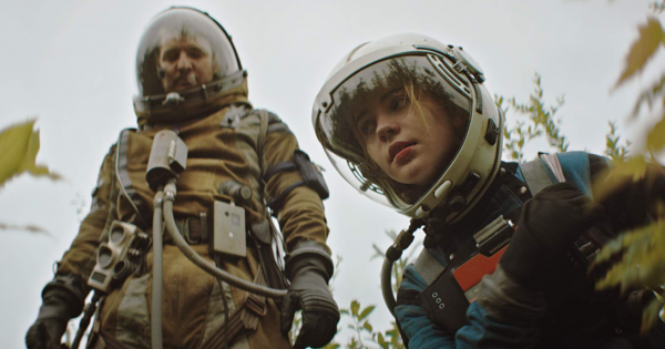 电影《致命勘探》异星荒漠中的父女生存诗篇-乐忧记