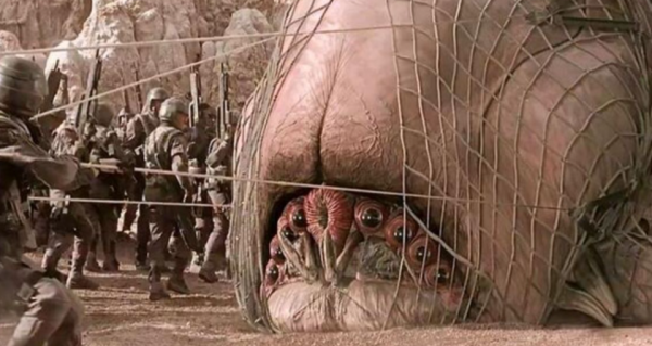 电影《星河战队》暴力美学的糖衣与军国主义的辛辣讽刺-乐忧记