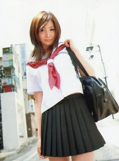 图片[2]-JK制服美少女「秋元美由」精选作品推荐介绍及封面预览-乐忧记