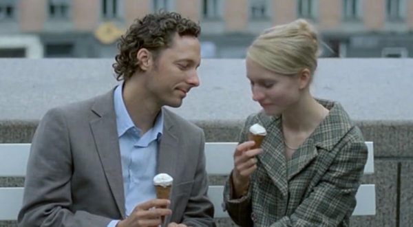 奇幻电影《超完美地狱》一场关于“完美”的荒诞寓言-乐忧记